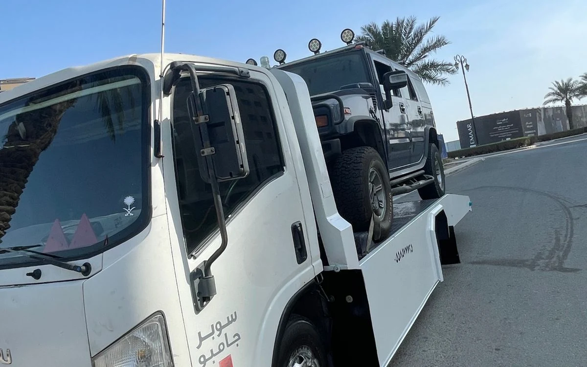 سطحة هيدروليك تنقل سيارة في جدة مع سمارت فلاتبيد